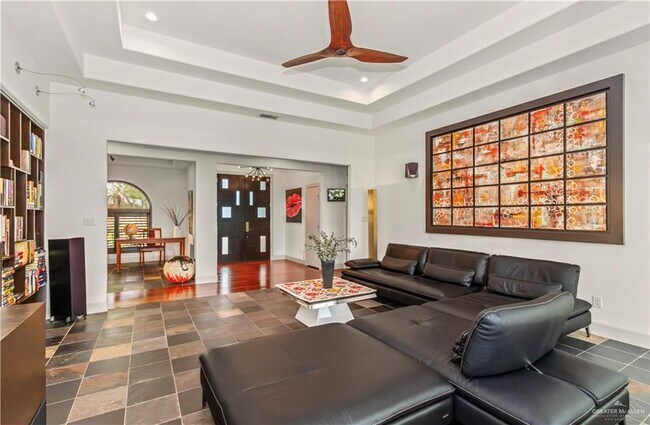 Building Photo - 708 Kiwi Ave