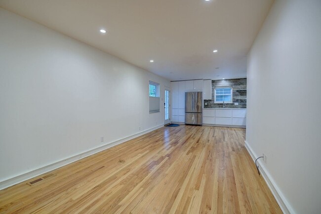 Building Photo - 10602 Tioga Ct