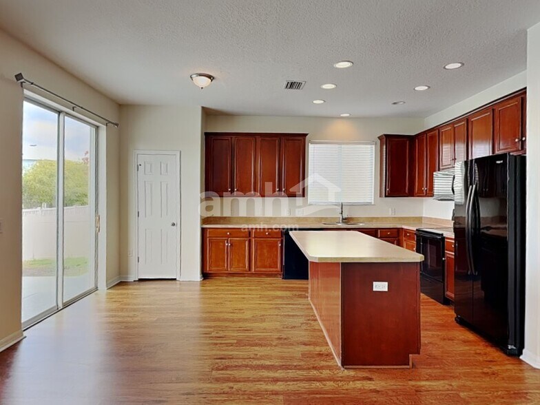 Building Photo - 19554 Timberbluff Dr