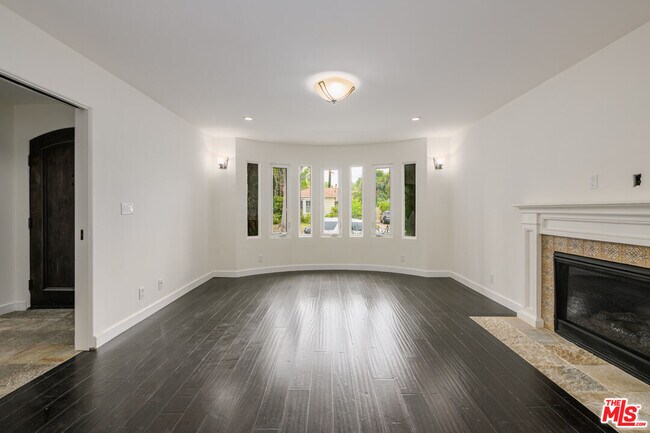 Building Photo - 2627 Castle Heights Pl
