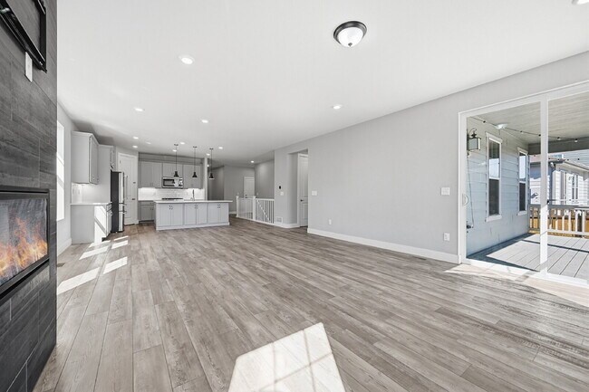 Building Photo - $3,140.95, $300 off the first month's rent, 3 Beds - 2 Bath, Single Family Home in Dacono with 3-...