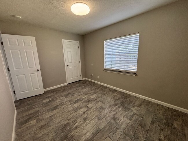 Building Photo - 1404 Clay Ave