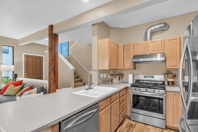 Building Photo - Cottage Loop Townhome