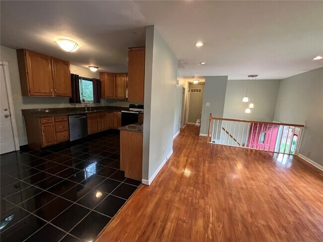 Building Photo - 1054 Woodland Trails Dr