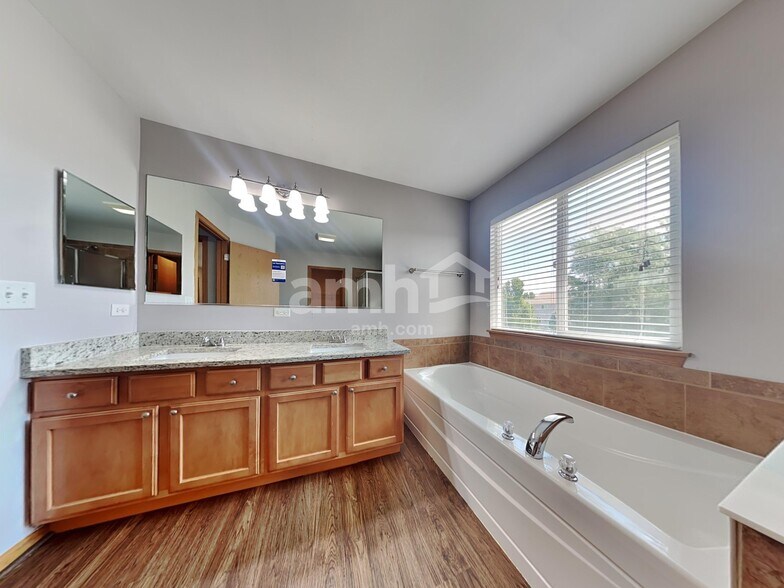 Building Photo - 442 Twinleaf Trl