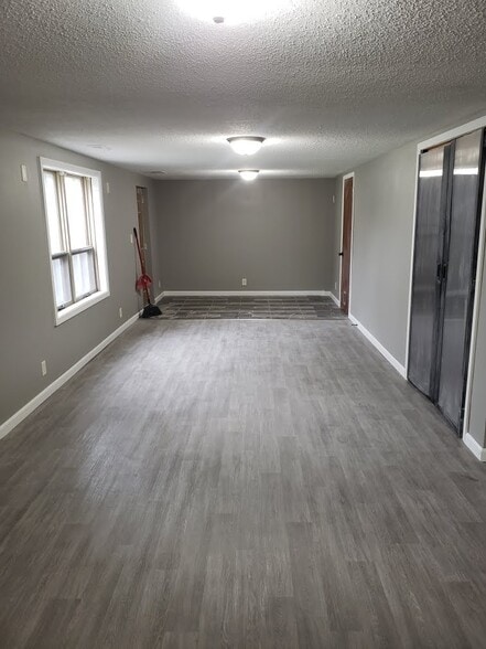 Building Photo - 2636 Wedgewood Rd