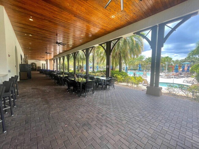 Building Photo - 9980 Edgewater Ct