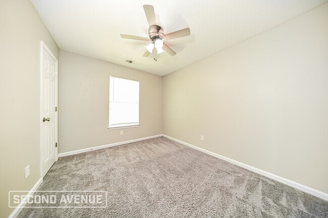 Building Photo - 320 Brookside Dr