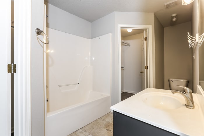 Building Photo - 2424 Cedar Ridge Dr