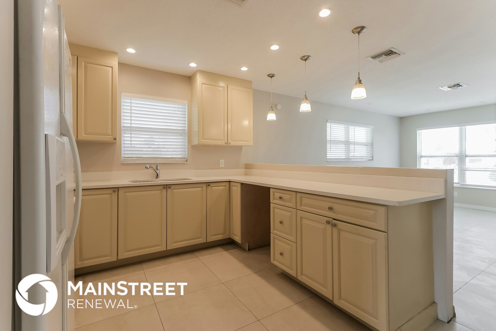 Building Photo - 3299 SE Garden St