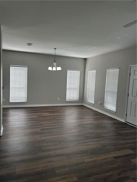 Building Photo - 33101 Stables Dr