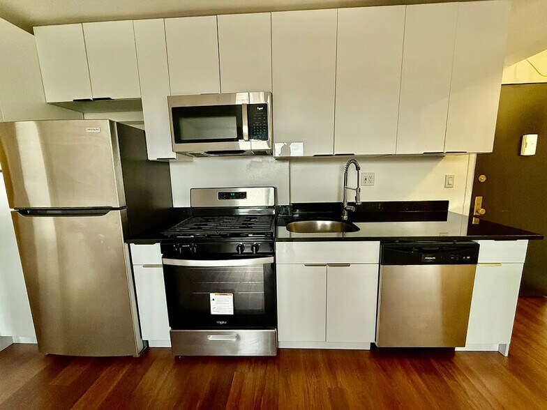 Building Photo - 110 Bruce Ave