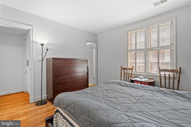 Building Photo - 4422 Westover Pl NW