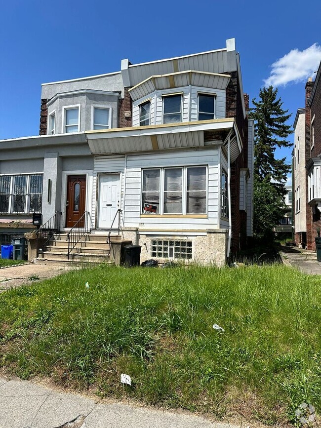 Building Photo - BRAND NEW 2 BEDROOM 1 BATH FIRST FLOOR APA...