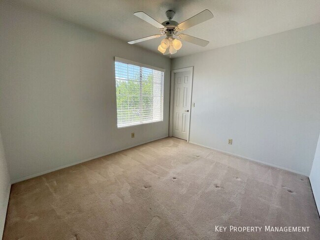 Building Photo - 420 Crater Ct