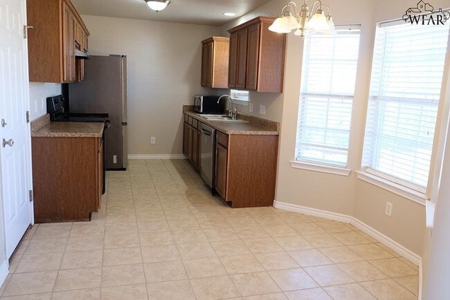 Building Photo - 5027 Cy Young Dr