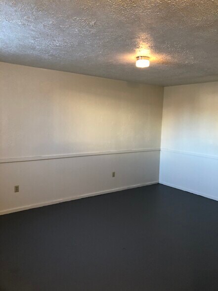 Lower Level Den - 8 Adirondack Rd