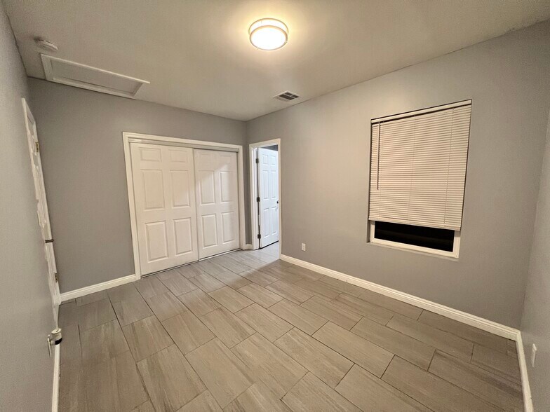 Building Photo - 8203 Buhman Ave