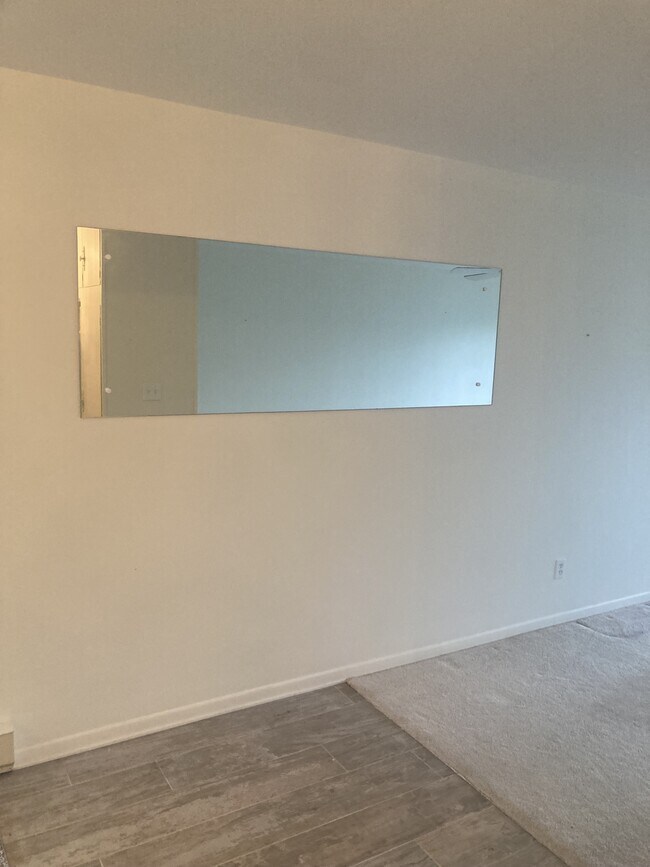 Building Photo - 2331 E Market St