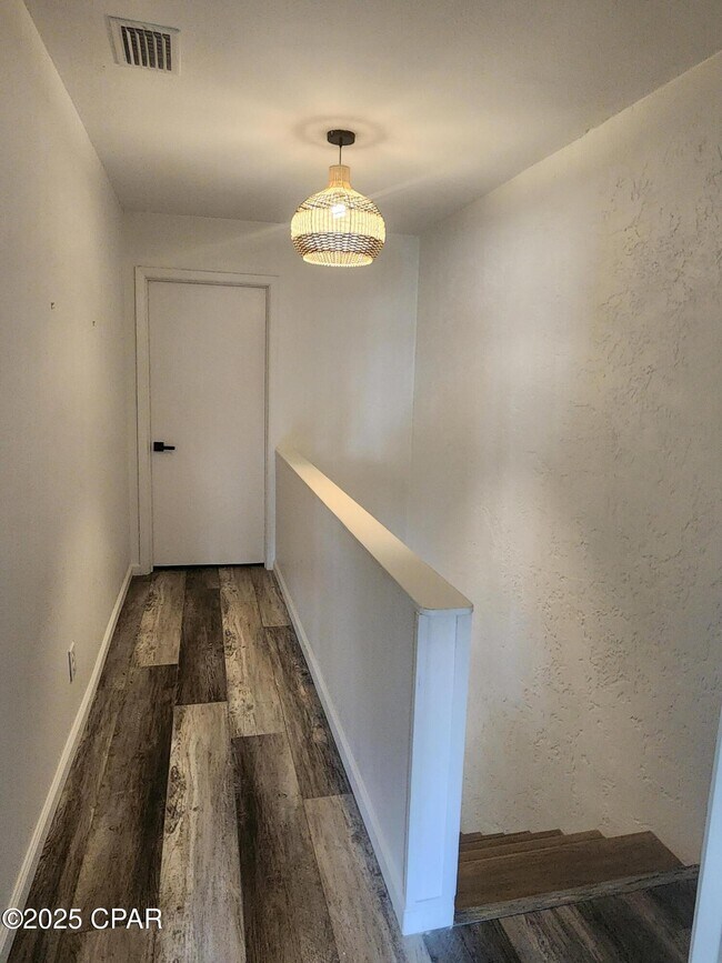 Building Photo - 6901 N Lagoon Dr