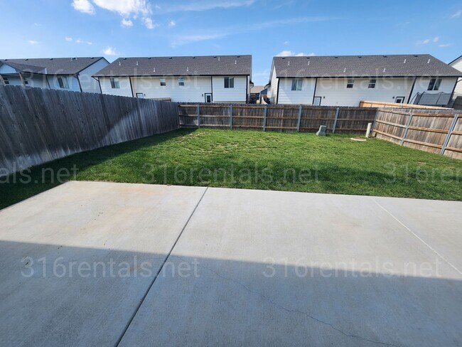 Building Photo - 5267 N Toben Ct