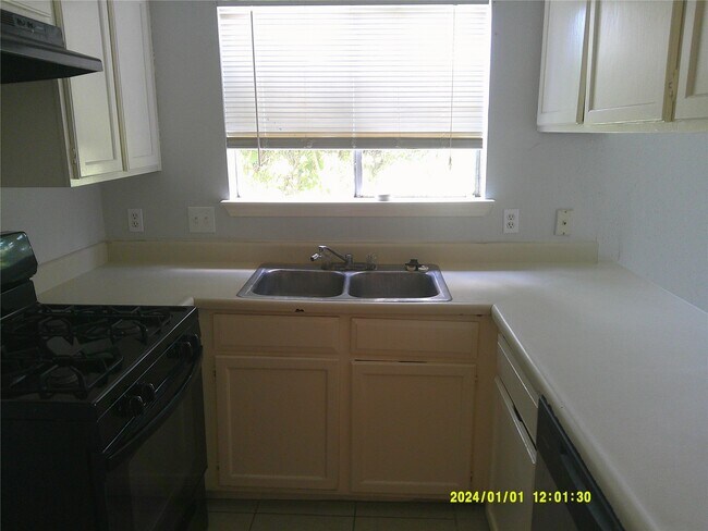 Building Photo - 5810 Twisted Pine Ct