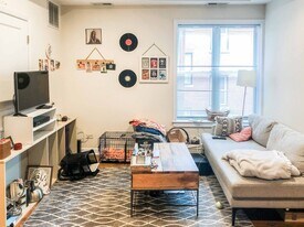 Building Photo - 849 W Cornelia Ave