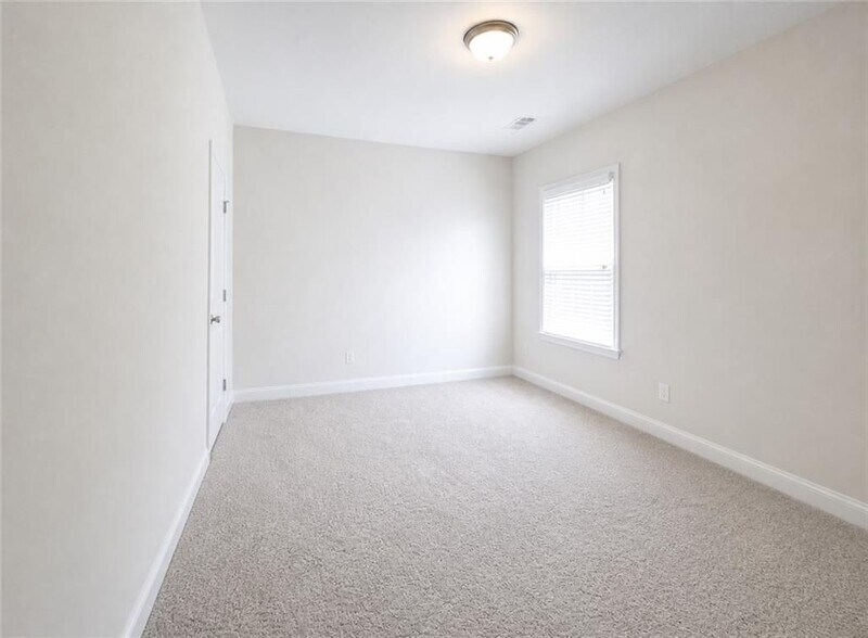 Building Photo - 1035 Birchdale Dr