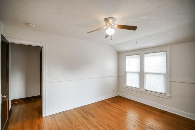 Building Photo - 409 E Melbourne Ave