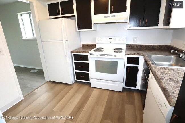 Building Photo - 3720 Malibu Dr