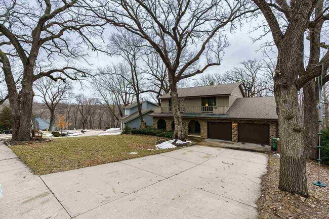 Building Photo - 845 Hidden Hills Dr