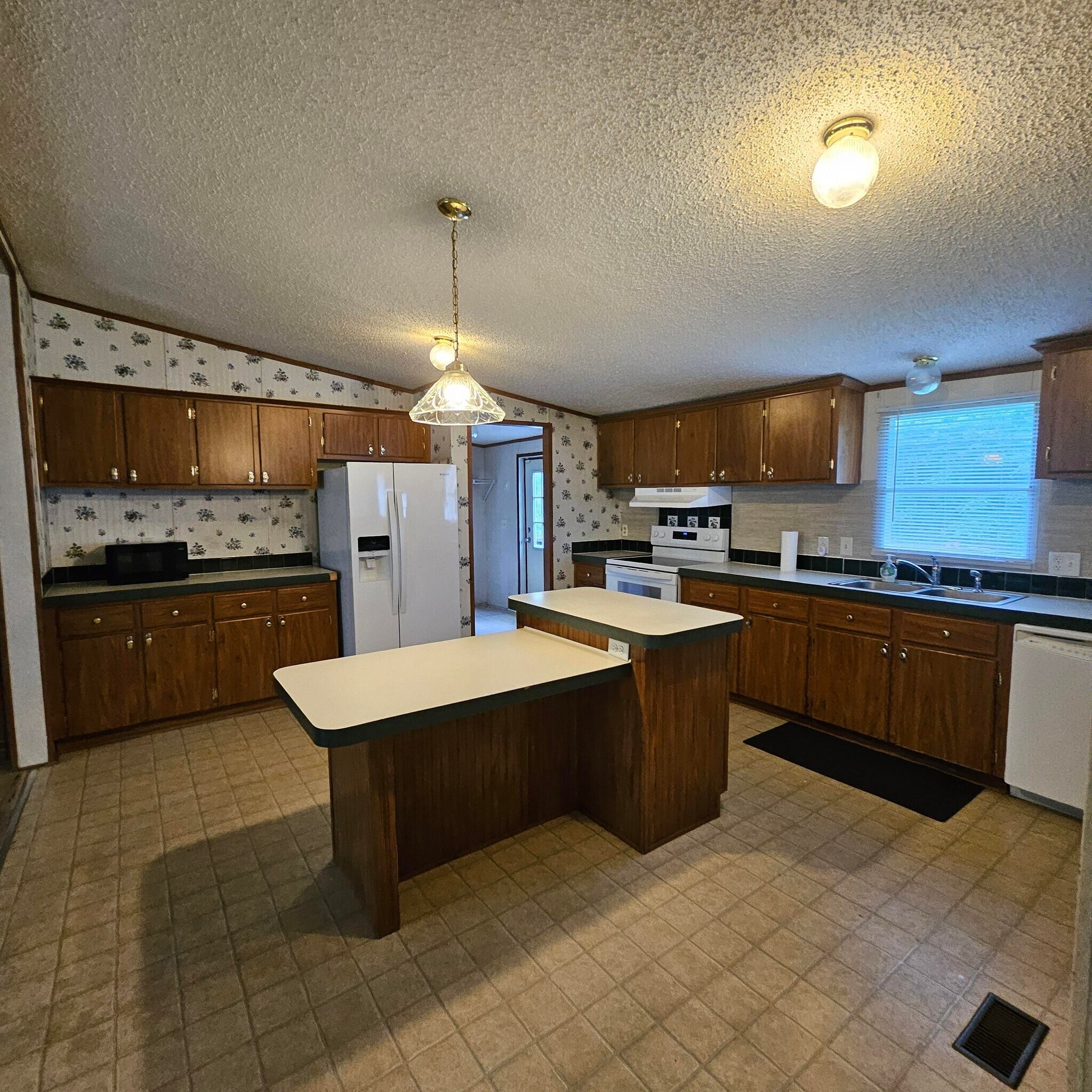 Building Photo - 330 Pooshee Plantation Way