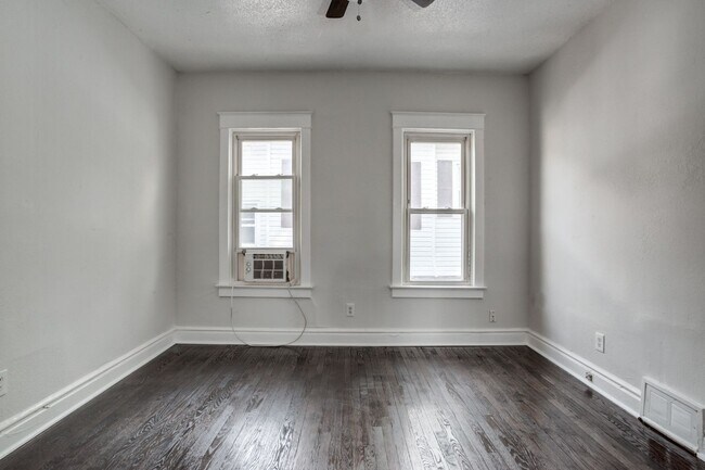 Building Photo - 3233 Park Ave