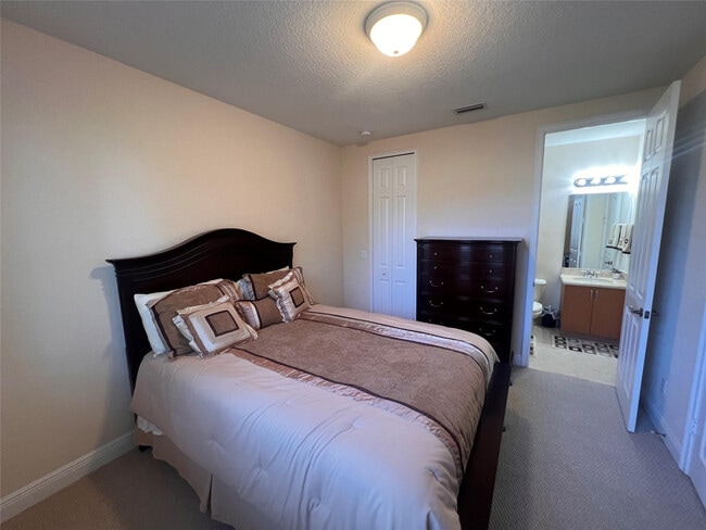 Building Photo - 3014 Waterside Cir