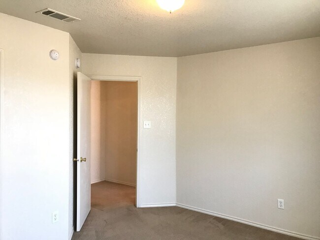 Building Photo - 3-Bedroom House for Rent in Killeen