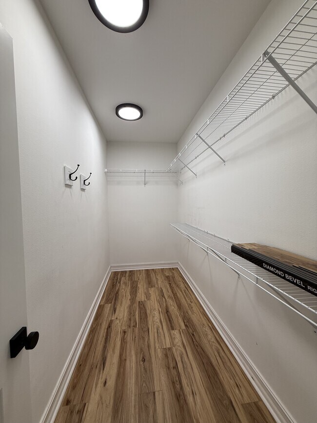 Building Photo - 212 Nandina Way