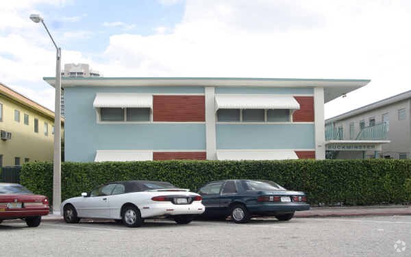 Building Photo - 7345 Byron Ave