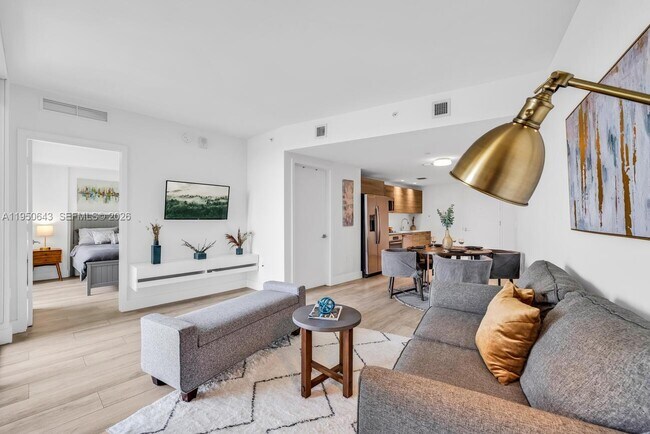 Building Photo - 121 NE 34th St