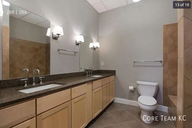 Building Photo - 609 Central-1102