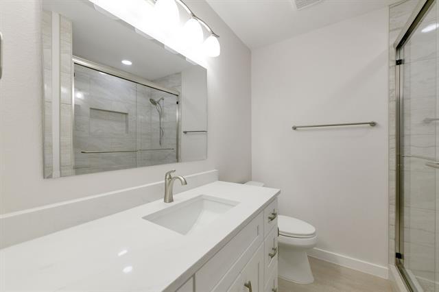 Building Photo - 2717 Meadow Green