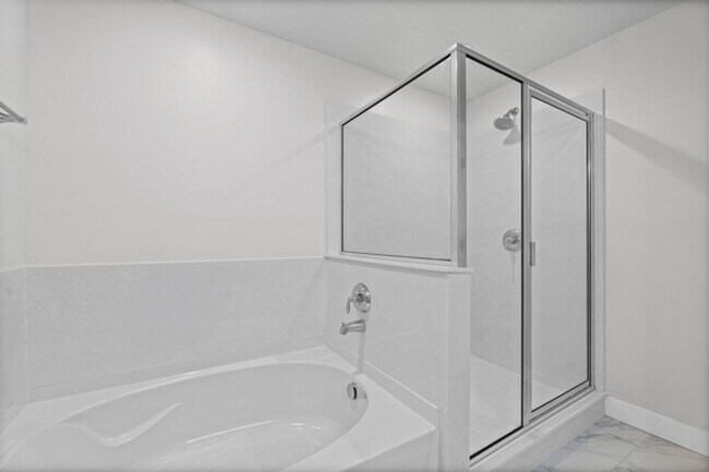 Building Photo - Large luxurious house with view of beautiful Utah Lake!