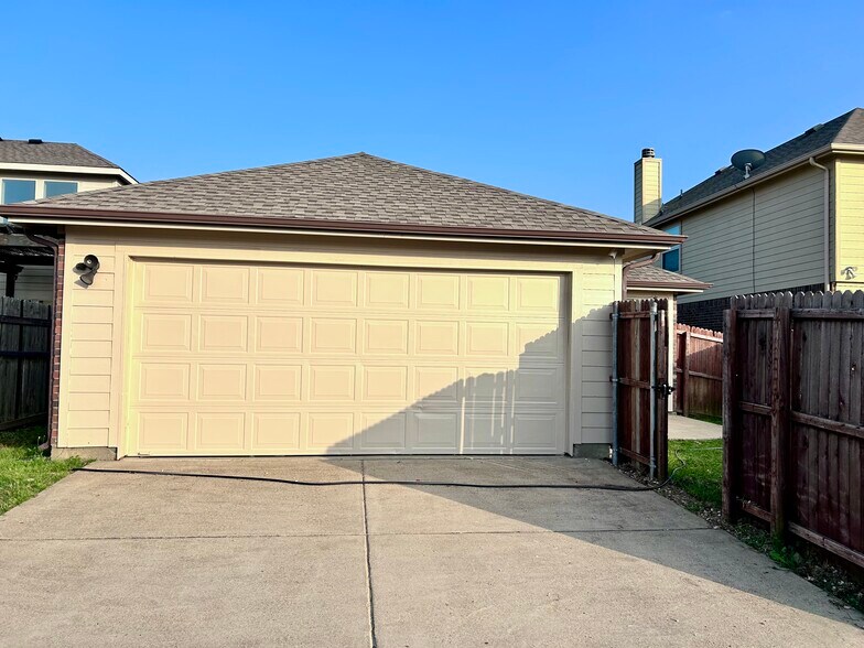 Building Photo - 1521 Applegate Way