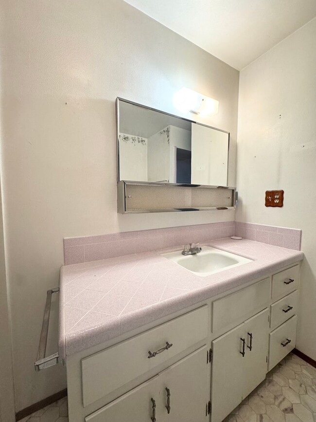 Building Photo - Charming 3-Bedroom Home in the Heart of Redding!