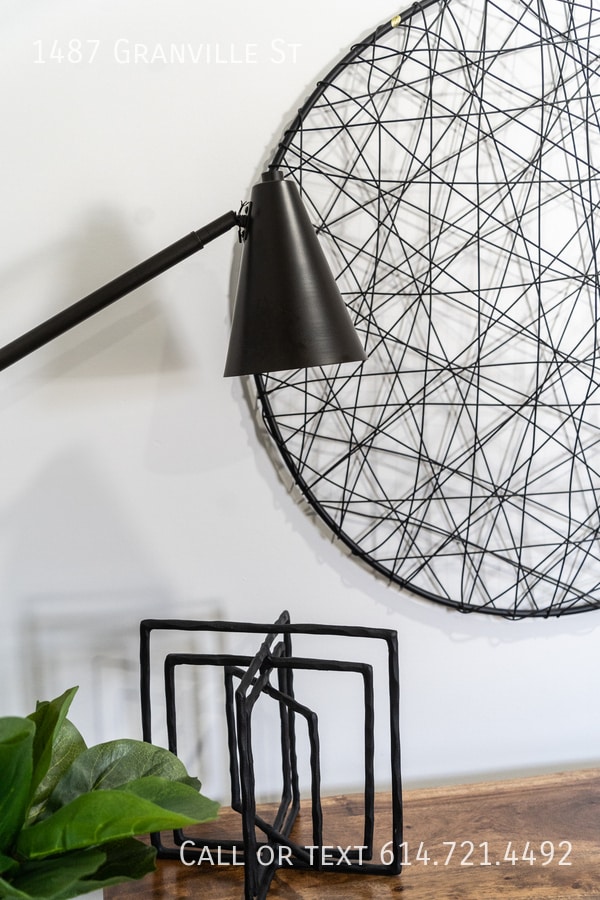 Building Photo - 1487 Granville St