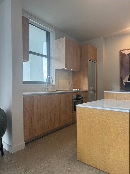 Building Photo - 601 N Miami Ave