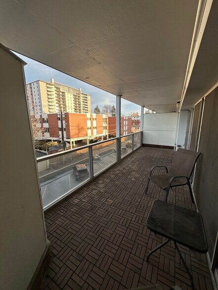 Building Photo - 888 N Logan St