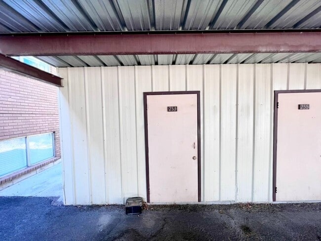 Building Photo - 253 E 1100 S