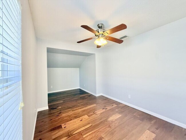 Building Photo - 15127 Skip Jack Loop