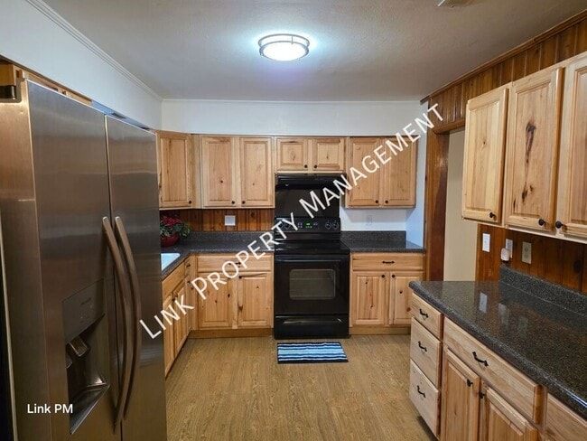 Building Photo - 3731 Knollwood Dr