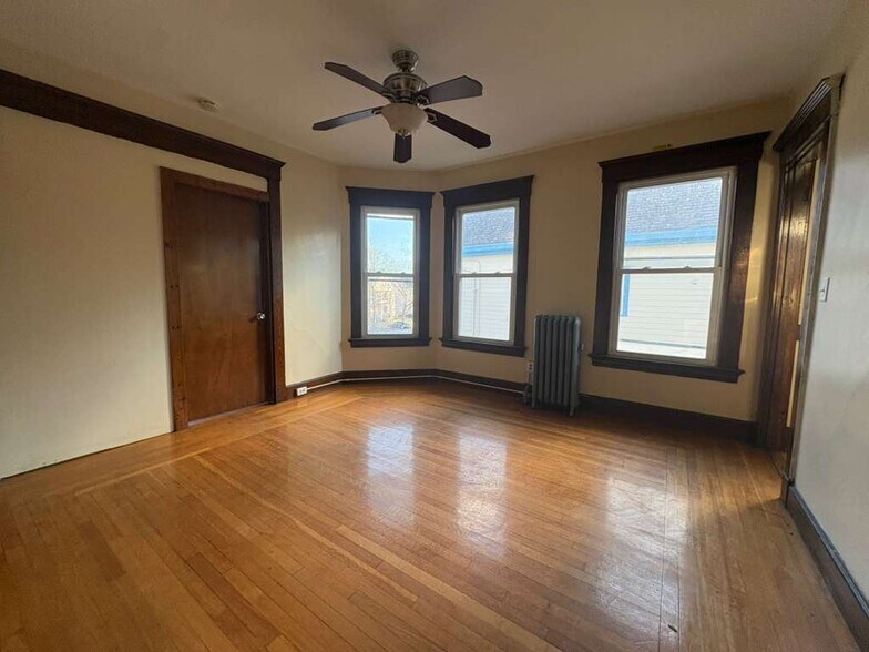 Primary Photo - 346 Norton St